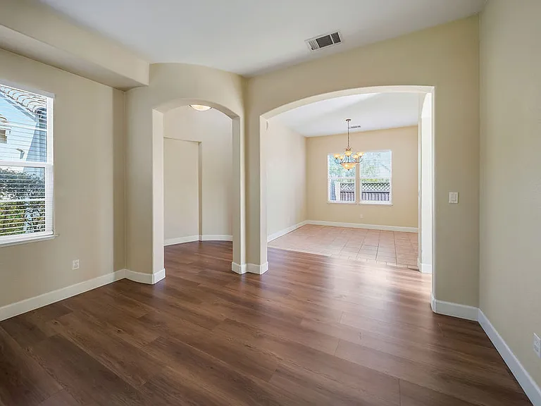 4855 Greencastle Way — Photo 11