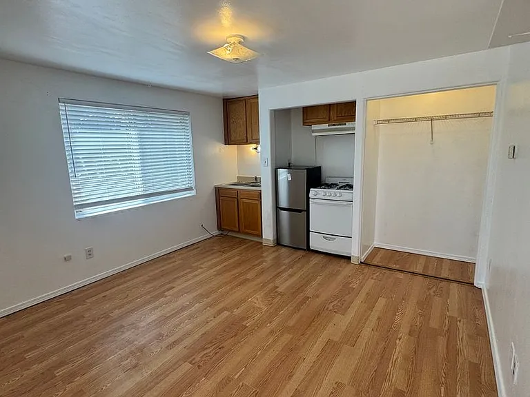 2120 Coal Ave SE — Photo 7