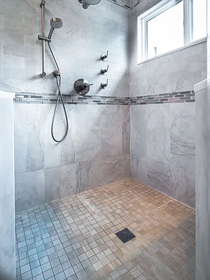 Sold by PRENDAMANO REAL ESTATE | media 27