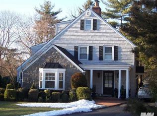 40 Summit Rd, Port Washington, NY 11050