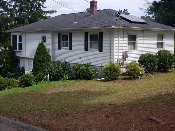 83 Valente Dr, Cranston, RI 02920
