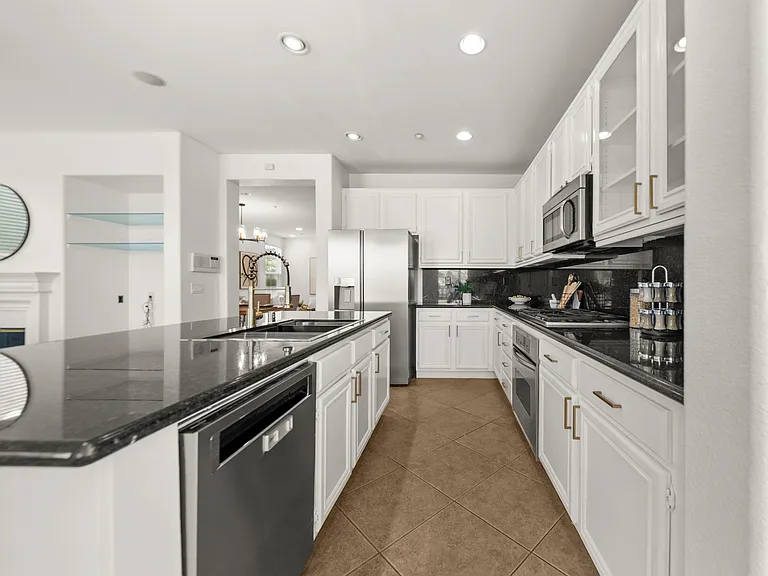 6340 Oleander Way — Photo 3