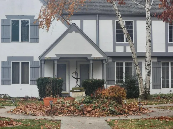 2317 Rockspring Rd #104, Toledo, OH 43614