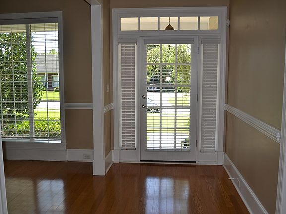 5th image of 3611 Victoria Dr