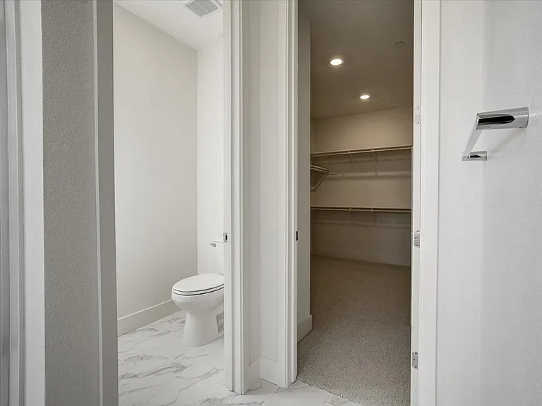 12101 Almeria Way — Photo 19