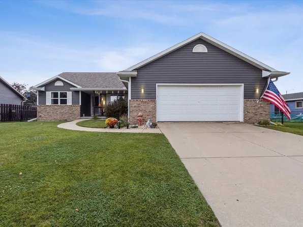 550 W Main St, Evansville, WI 53536