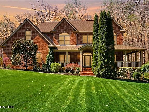 3rd image of 213 Andorra Ln