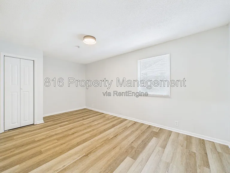 11230 Corrington Ave — Photo 10
