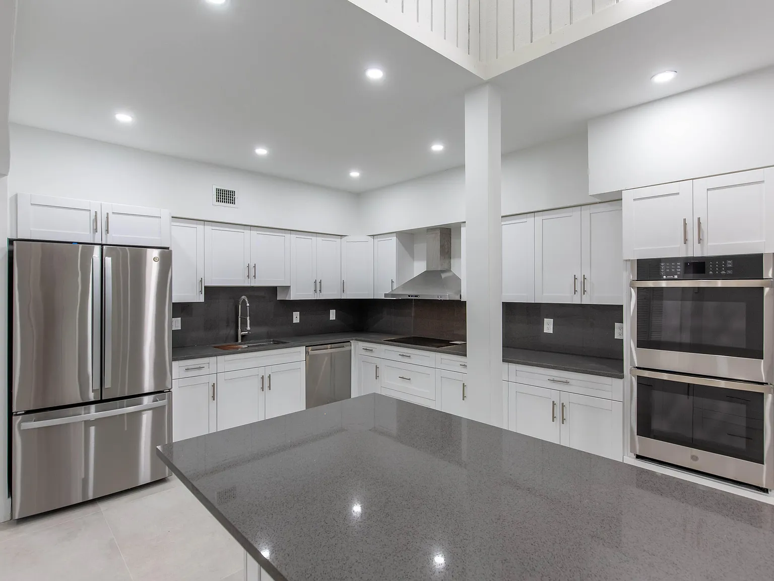 3 bed, 2.5 bath, 2098 sqft, $2,970 — Photo 3
