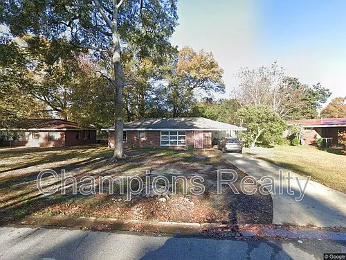 2051 Somerset Ave Photo 1