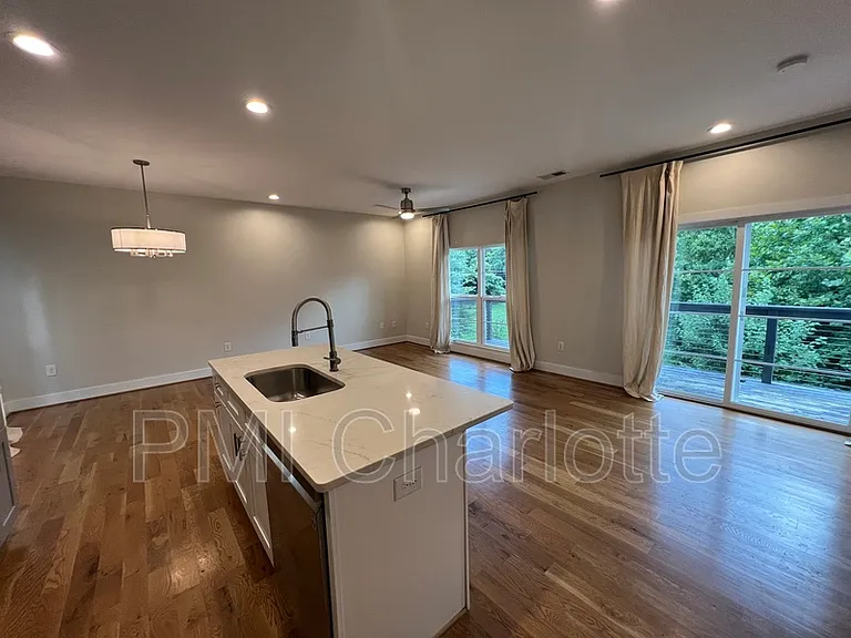 1106 N Alexander St — Photo 7