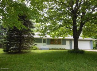 3951 Pillon Rd, Muskegon, MI 49445