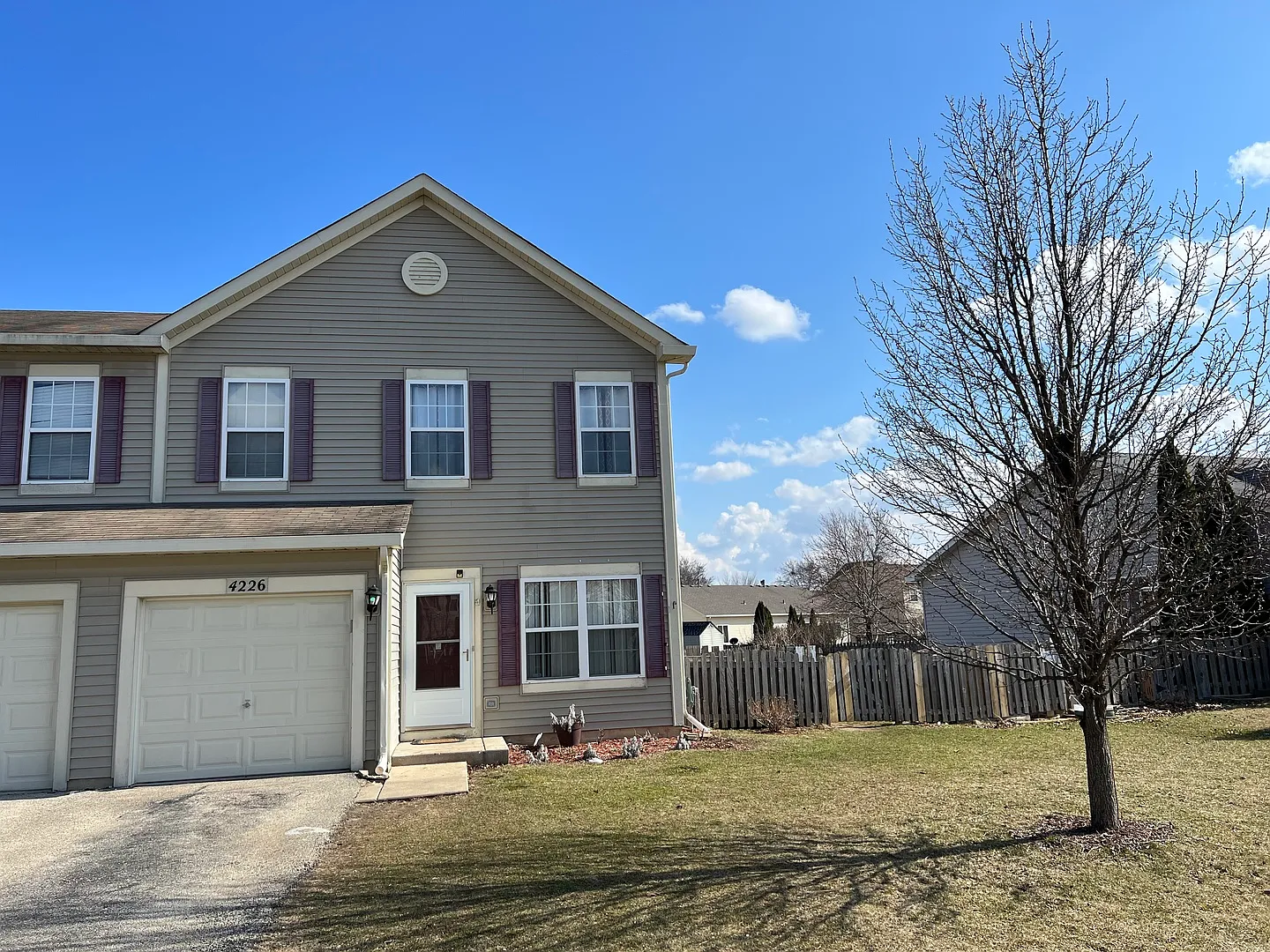 4226 Cummins St photo 1