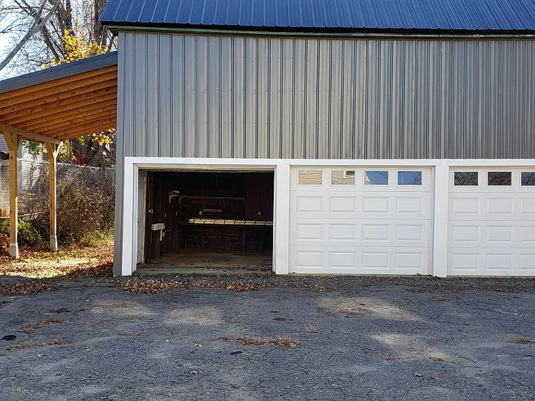 Single bay storage, will have a divider for each bay +Key pad for entry (secure storage)