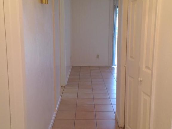 Hallway view to Dining room