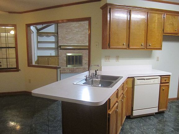 kitchen with eat in bar 