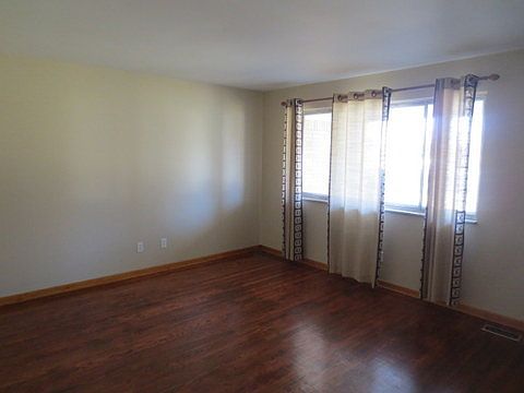 2nd image of 105 Rose Ln
