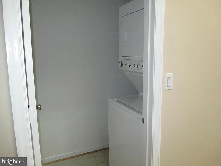 7502 Ashby Ln #K — Photo 5