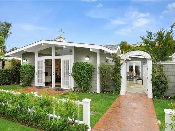 2495 Crestview Dr, Newport Beach, CA 92663