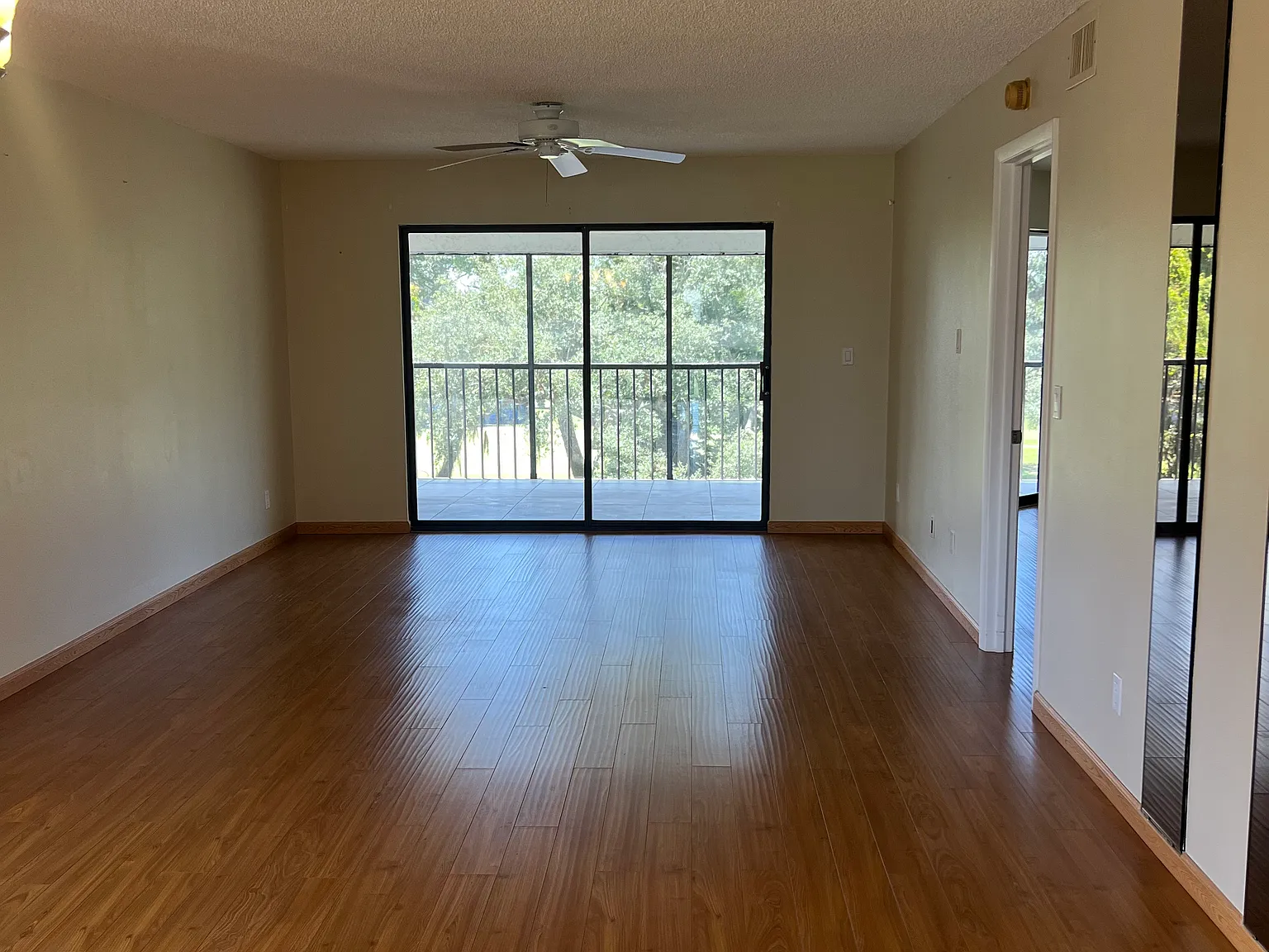 2 bed, 1300 sqft, $1,850 — Photo 4