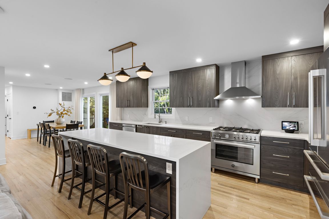 next background image