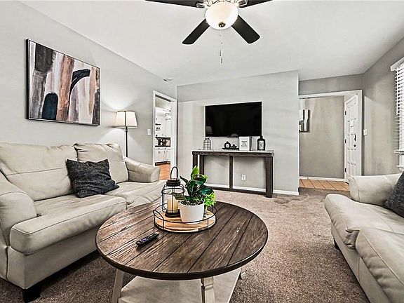 4th image of 56 Maple Dr