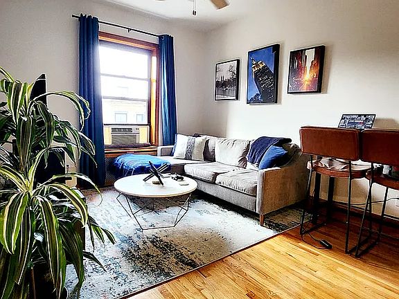 2nd image of 126 W 86th St APT 4B