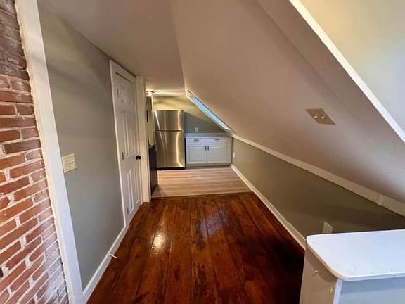 3rd image of 123 E Main St Unit 4