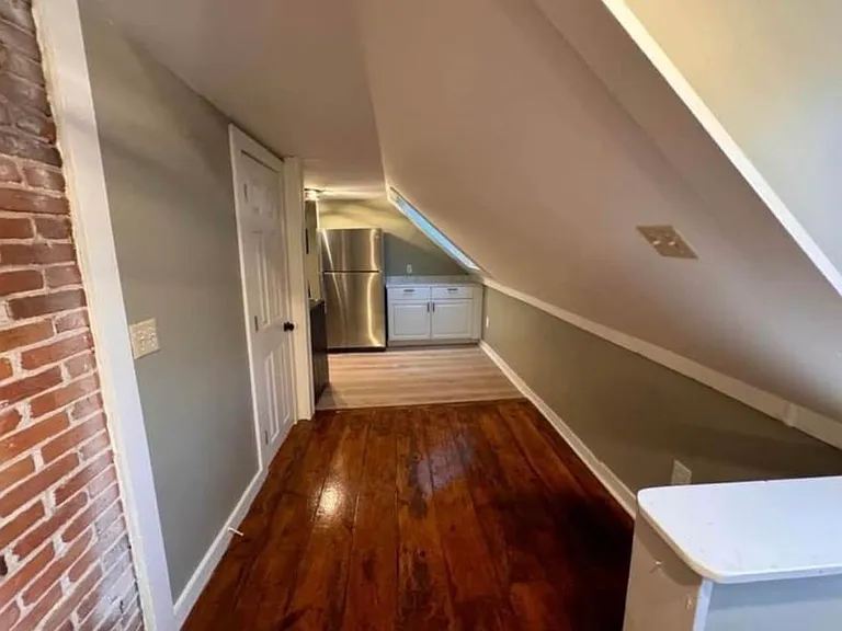 123 E Main St #4 — Photo 3