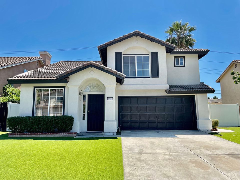 1st image of 39519 Bainbridge Cir