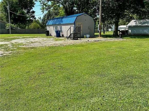 321 N 6th Ave, Columbus, KS 66725