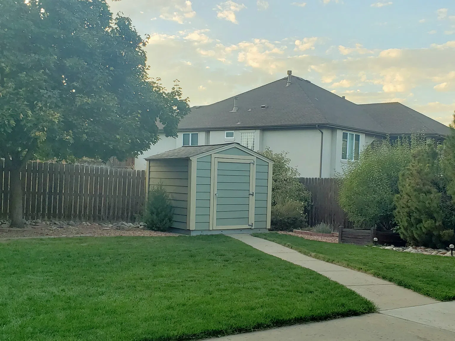 4 bed, 2189 sqft, $2,950 — Photo 2