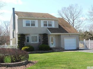 14 Harmony Dr, Port Jefferson Station, NY 11776