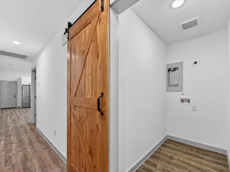 2107 Church St #B — Photo 18