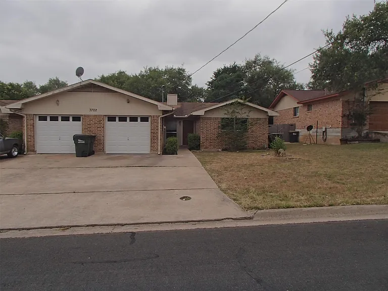 3702 Rocky Hollow Trl #B — Photo 1