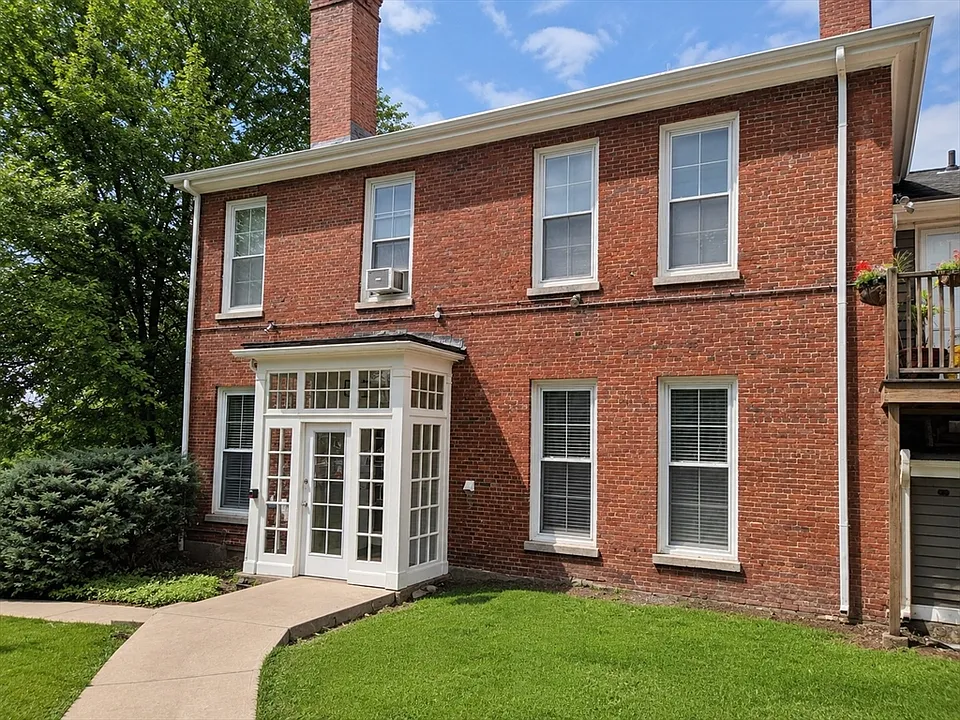 96 Summer St #2