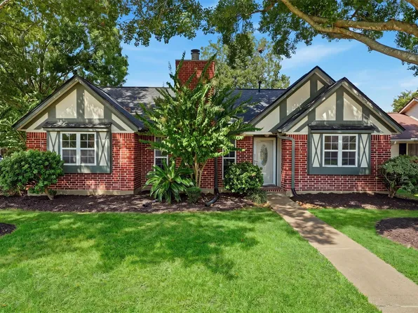 3734 Sweetbriar Dr, Pasadena, TX 77505