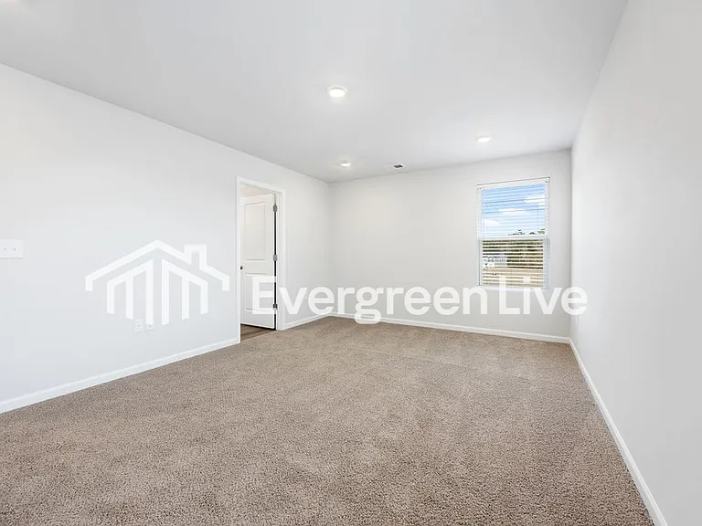 1005 Kinness Dr — Photo 17