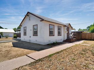 516 W 7th St, Madera, CA 93637