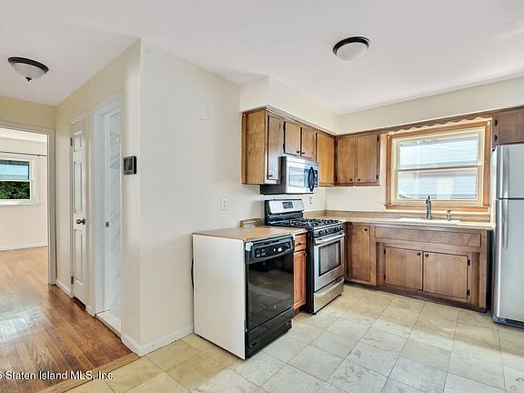 2nd image of 11 Duncan St Floor 2