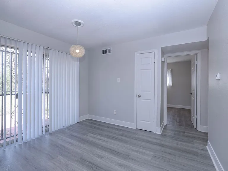 9834 Denning Dr — Photo 9
