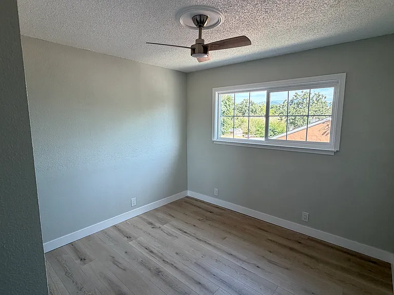 1440 Meadow Ln #B — Photo 8