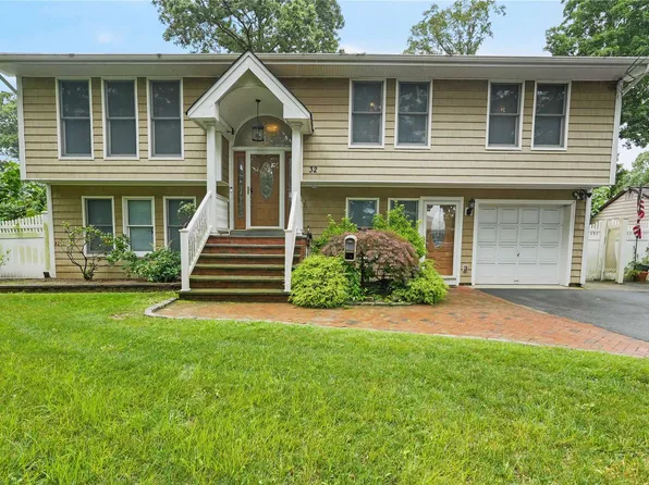 32 Bay Shore Rd, West Islip, NY 11795