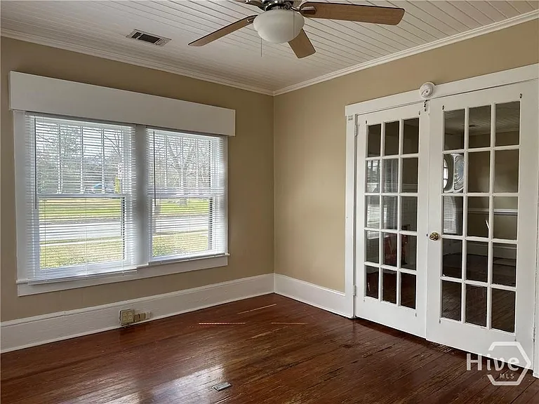 108 N College St — Photo 15