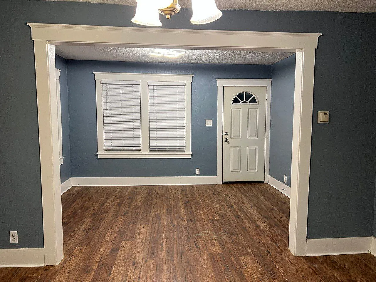 3 bed, 909 sqft, $1,700 — Photo 4