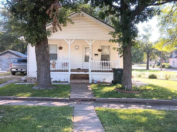 418 S East Ave, Lyons, KS 67554
