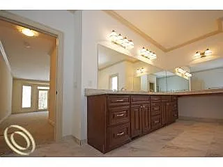 2324 Oak Ridge Dr photo 1