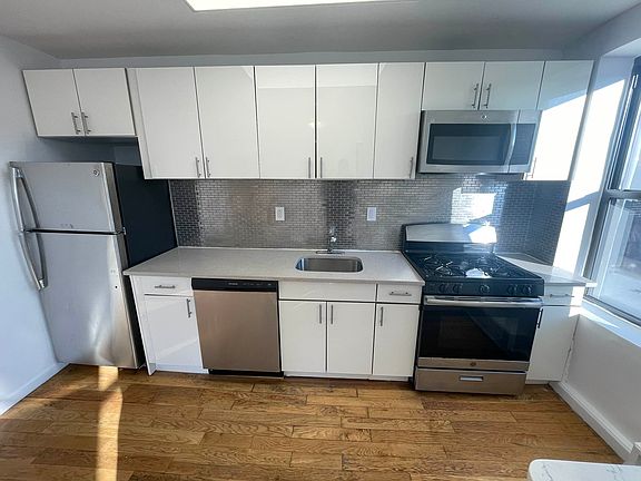 5th image of 369 Nostrand Ave APT 3R