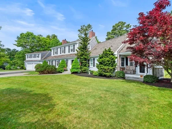 20 Tobey Garden St, Duxbury, MA 02332