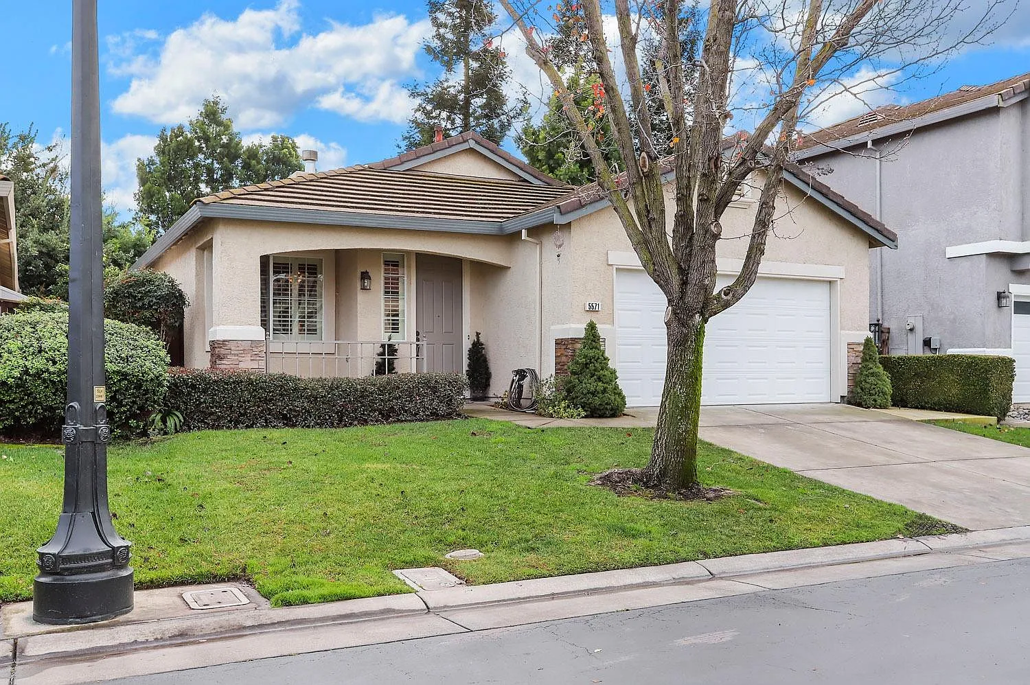 5571 Brook Falls Ct photo 1